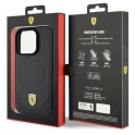 Oryginalne Etui APPLE IPHONE 15 PRO Ferrari Hardcase Carbon Metal Logo MagSafe (FEHMP15LPTEK) czarne